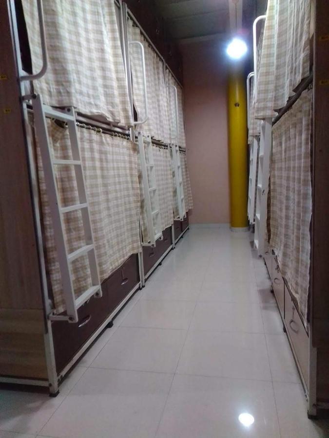 Abuzz Sewri Bombaim Exterior foto